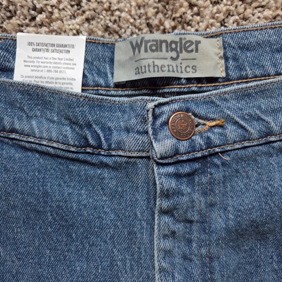 Wrangler Authentics Jeans Men's 42x34 Cotton Denim Stretch Straight Leg New NWT - Picture 3 of 8